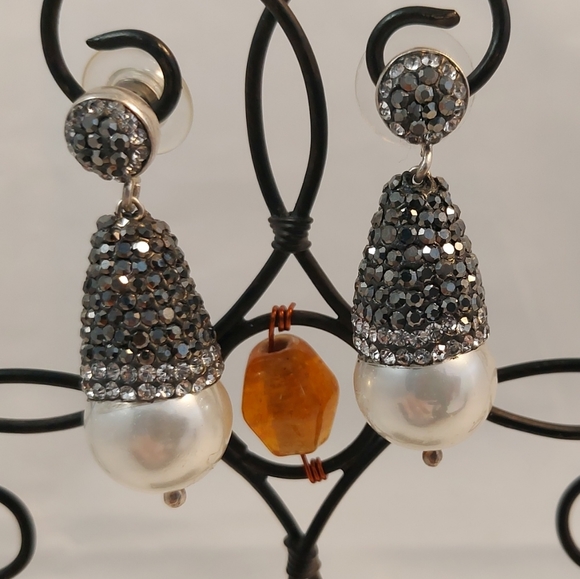 Vtg faux pearl crystald post dangle earrings - Picture 3 of 9